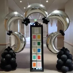 Reflective balloon arch